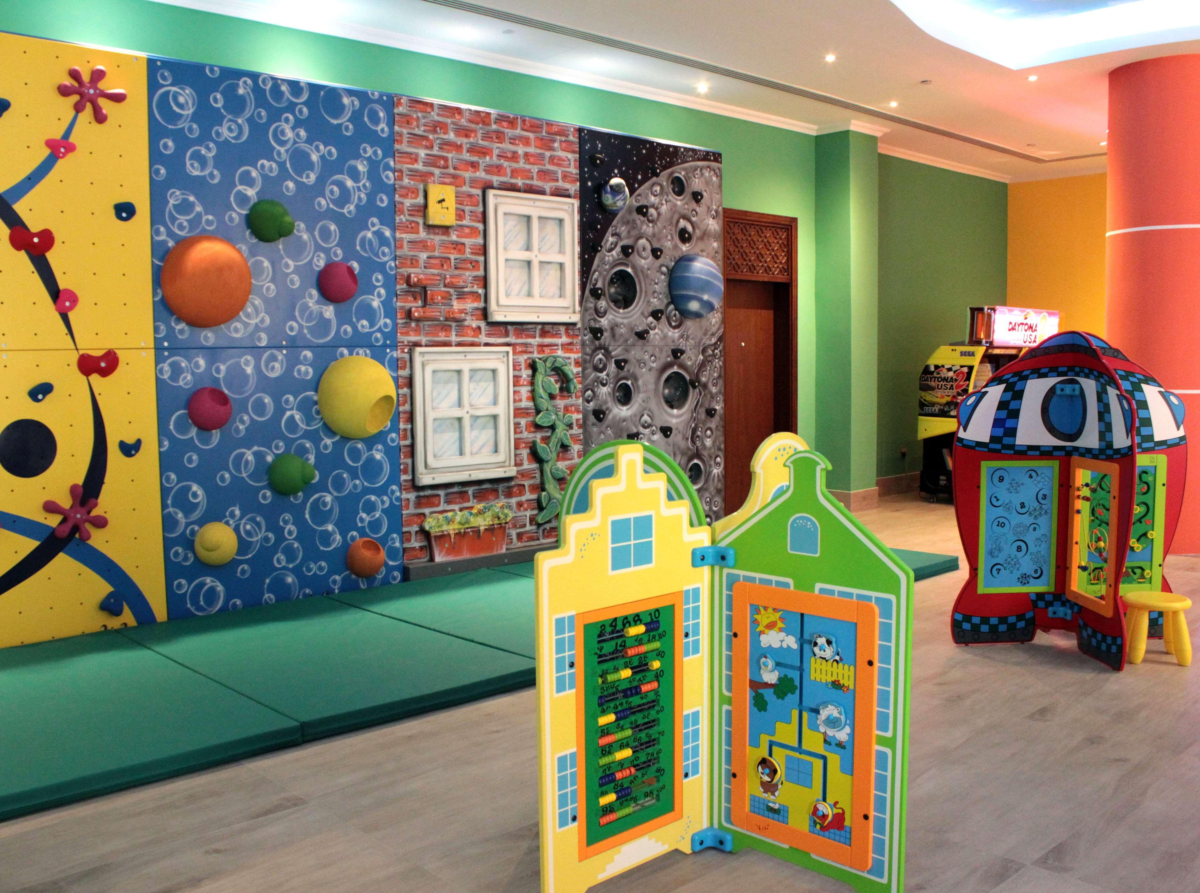 Doubletree By Hilton Resort & Spa Marjan Island Ras al-Khaimah Exterior photo Climbing walls for children